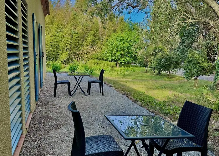 Domaine De La Fauvelle *